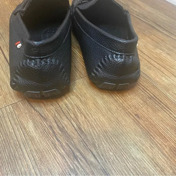 ROBERT DAVID Black Leather Loafers with Metal Accent - Picture 6 of 6